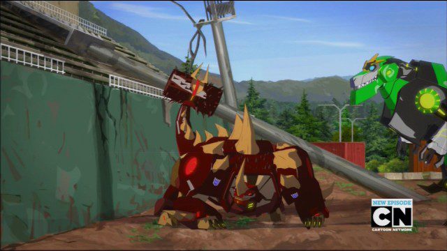 Transformers: Robots in Disguise “Similarly Different”