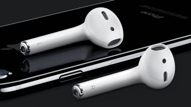 Apple kills the headphone jack but gives options for those that still need it
