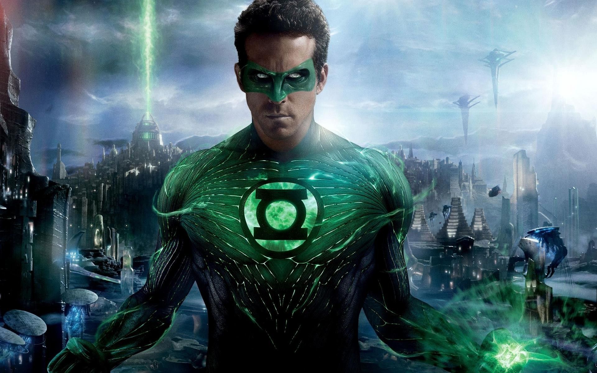 Warner Bros. Has Ryan Reynolds On Their “Wish List” Of Actors To Play Green Lantern Becuase We’ve All Gone Insane