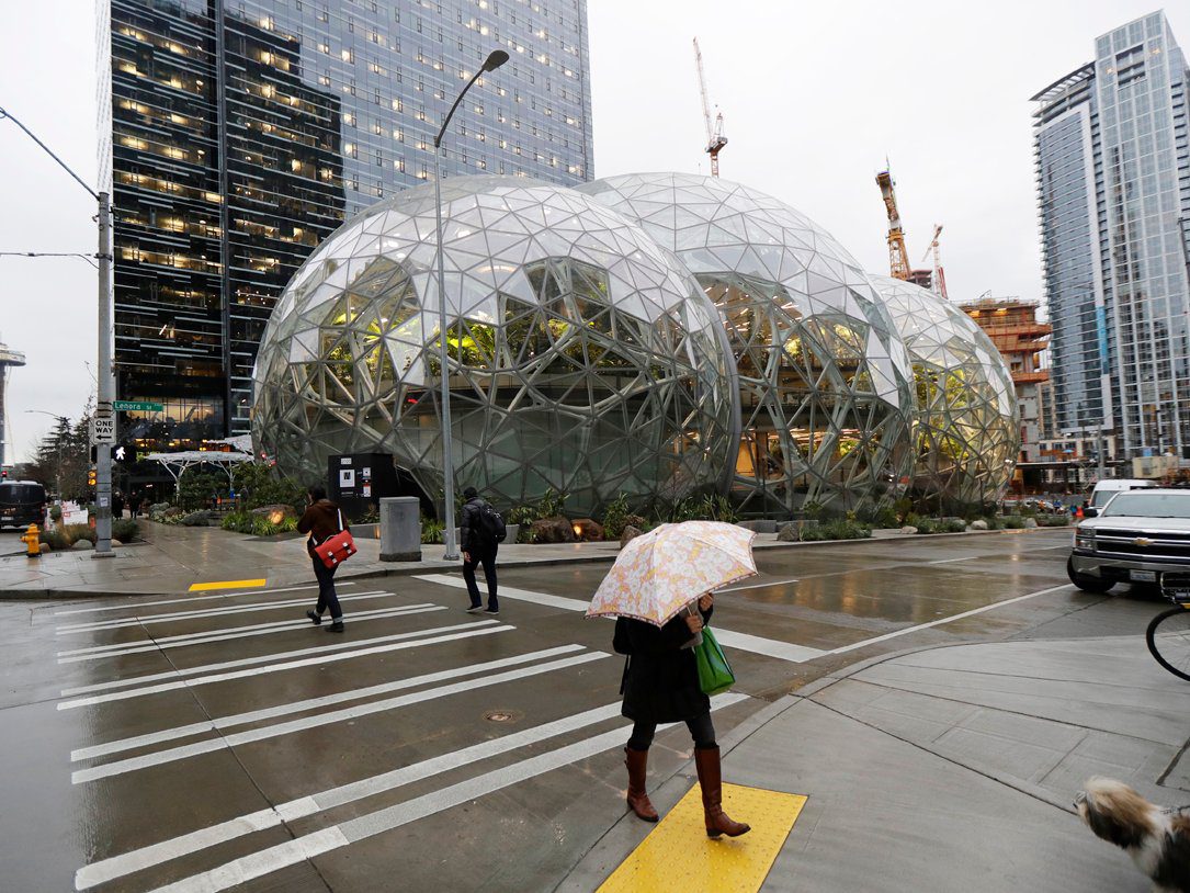 Amazon’s Spheres Building has a Rain Forest inside