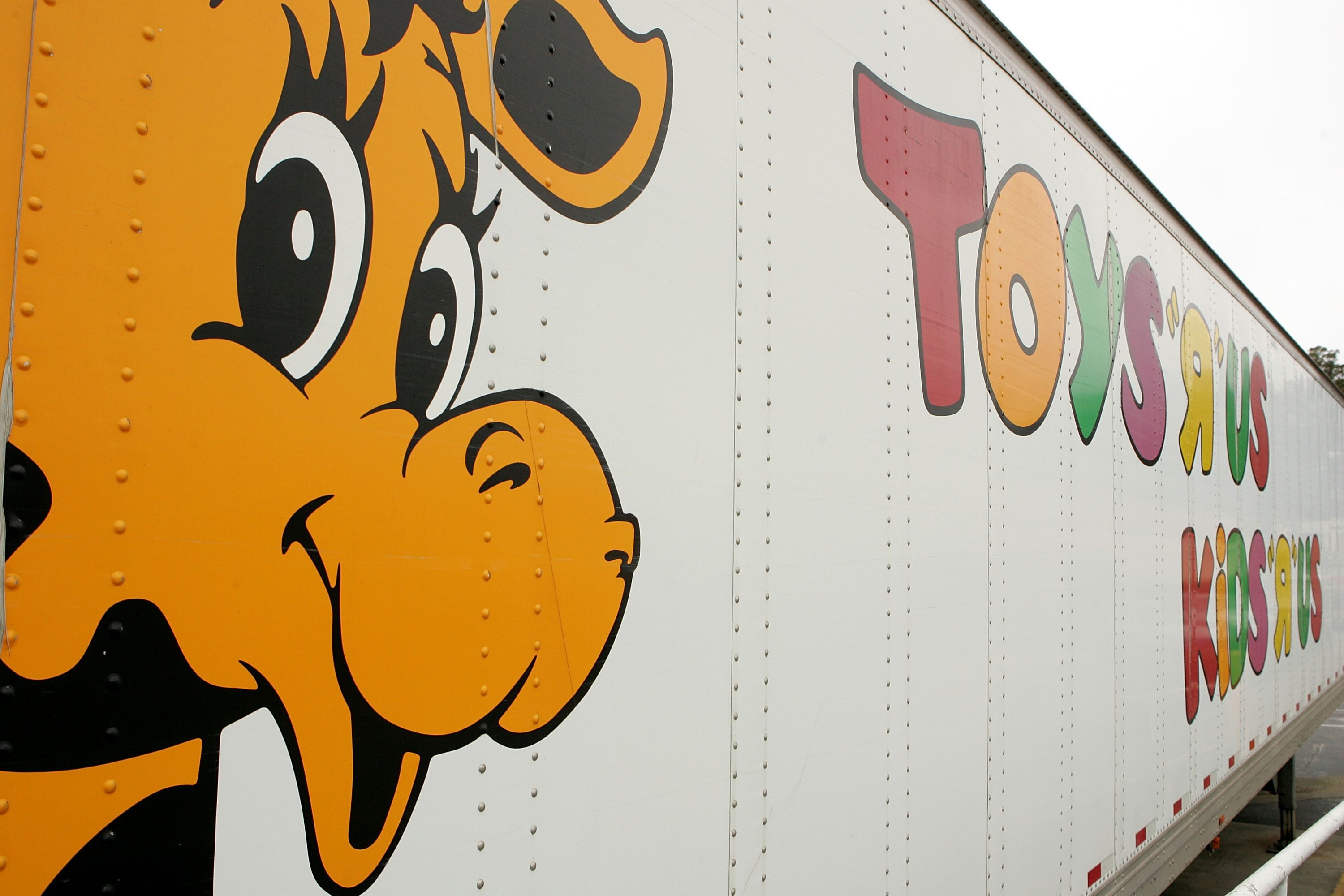 Toys R Us Bankruptcy Auction Canceled; Brand May Survive