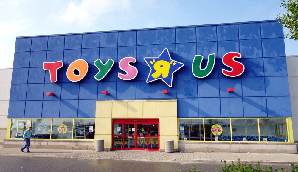 Toys R Us Returns: Act 2: The Holiday Spirit