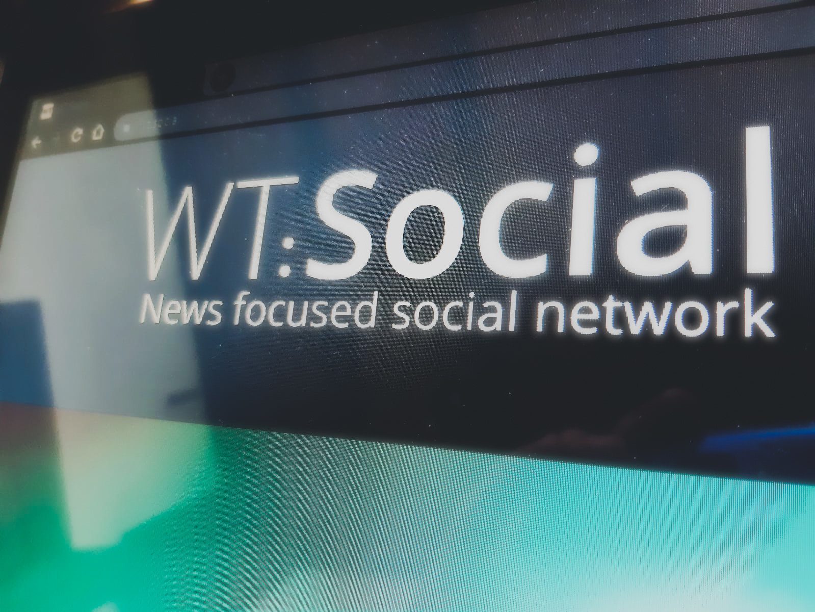 Wikipedia Co-Founder Launches Facebook Alternative WT:Social