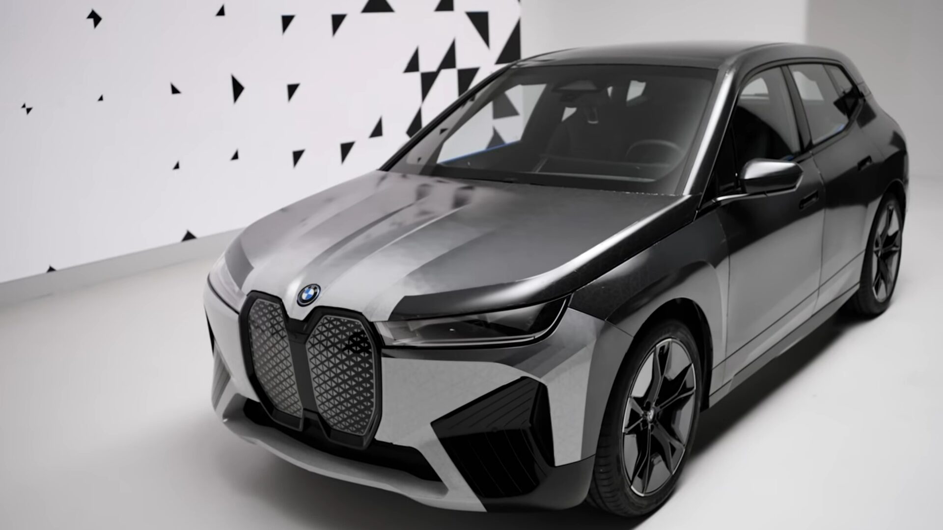 CES 2022: BMW Unveils Car Capable Of Changing Color Thanks To E Ink