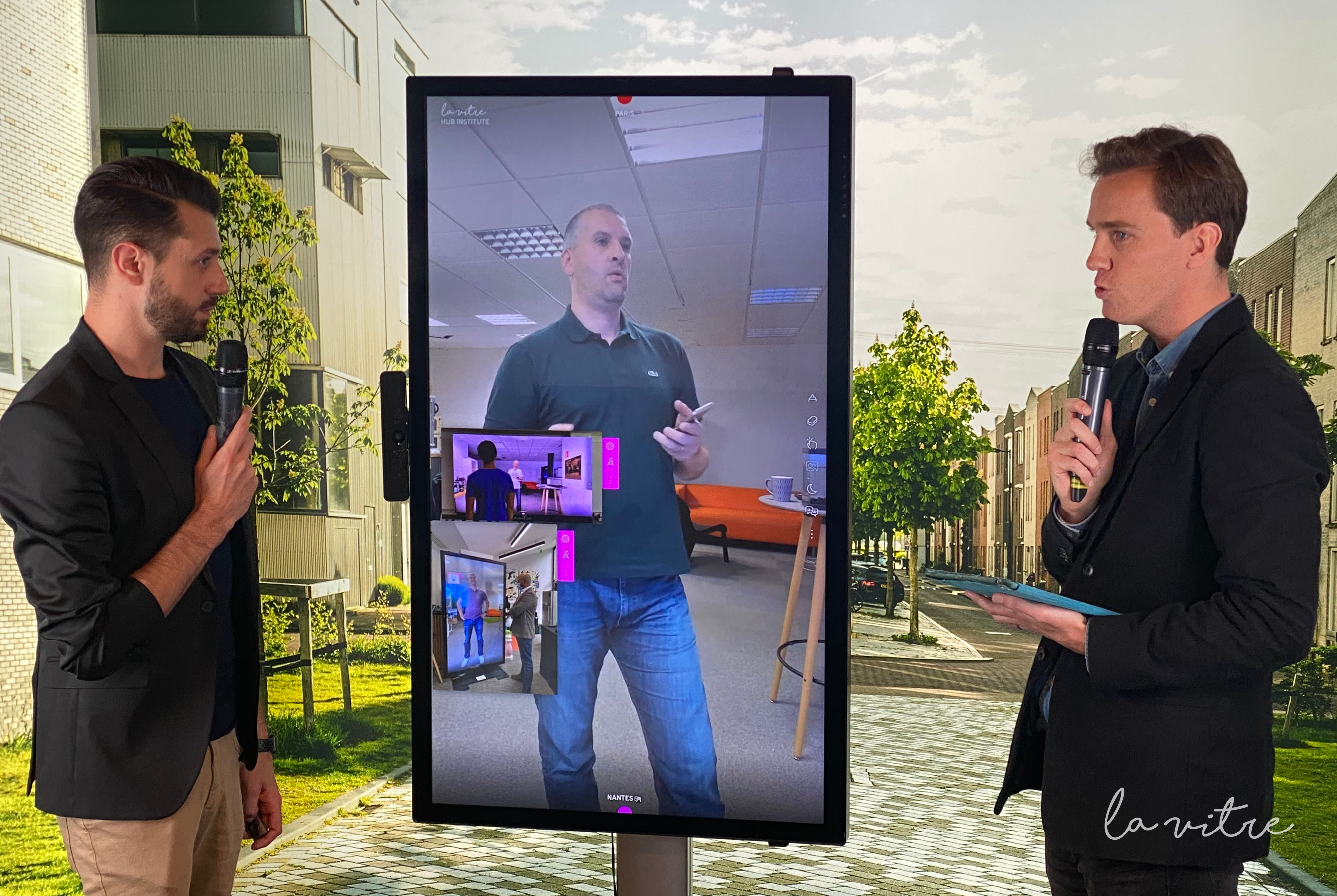 CES 2022: la Vitre Unveils 1st Human-Size Digital Window